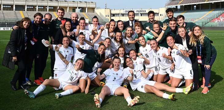 A Padova le Azzurrine fanno tre su tre e volano alla fase finale dell’Europeo. Sbardella: “Siamo un grande gruppo”