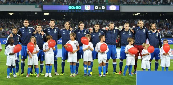 Dopo 10 anni la Nazionale torna a Napoli per sfidare l'Inghilterra: la città si colora di Azzurro. Tutte le iniziative in programma