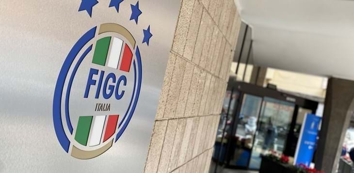 Giudizi lesivi della reputazione dell’arbitro La Penna: ammende di 10.000 euro a Paulo Fonseca e 5.000 euro al Milan