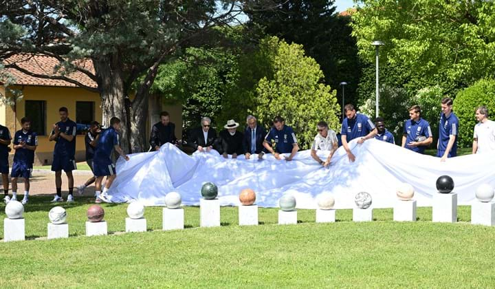 'Arte e Calcio: contaminiAMOci': lo svelamento dell'opera di Michelangelo Pistoletto