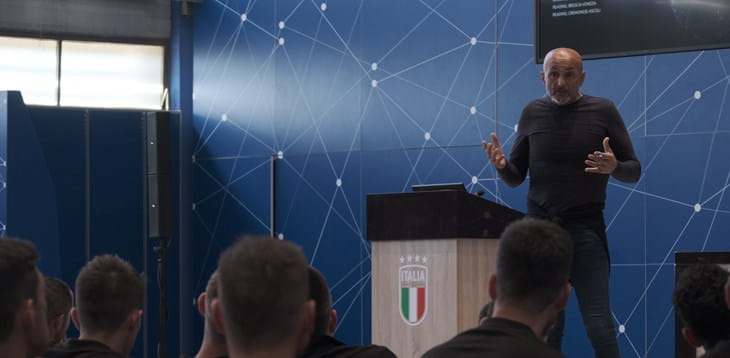Il Ct Spalletti incontra gli staff delle Nazionali giovanili e saluta gli arbitri: “Uniti dalla passione per il calcio”