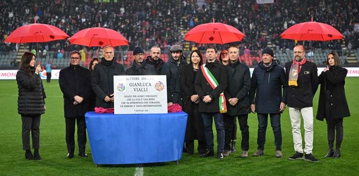 I Distinti dello stadio 'Zini' di Cremona intitolati a Gianluca Vialli. Gravina: