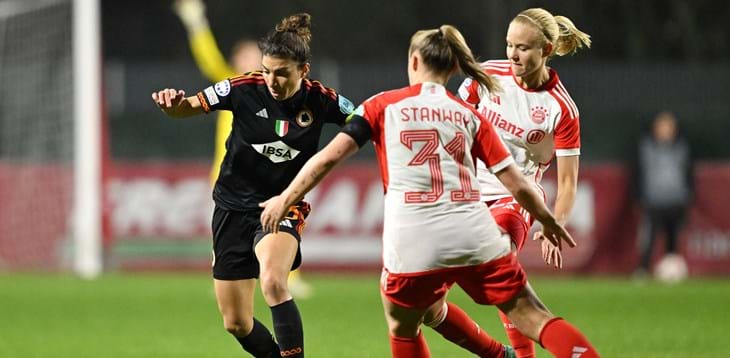 Roma, che beffa: giallorosse raggiunte al 96' dal Bayern, la qualificazione si decide all'ultima giornata