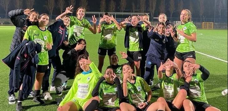 Il Napoli dei record sfida il Cesena, in palio il primo match point promozione. Abbondanza: “Alleno un gruppo fantastico”