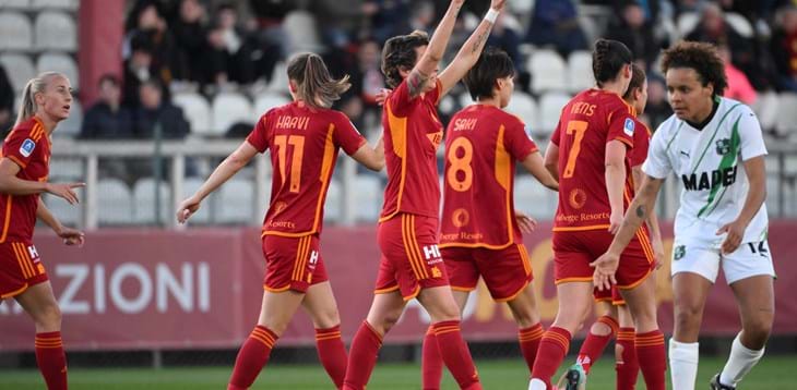 La Roma batte 3-0 il Sassuolo e si riporta a +11 sulla Juventus, Giacinti supera i 200 gol in Serie A