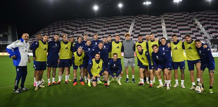 Sorpresa Sinner: primo allenamento per gli Azzurri a Miami con un tifoso d'eccezione