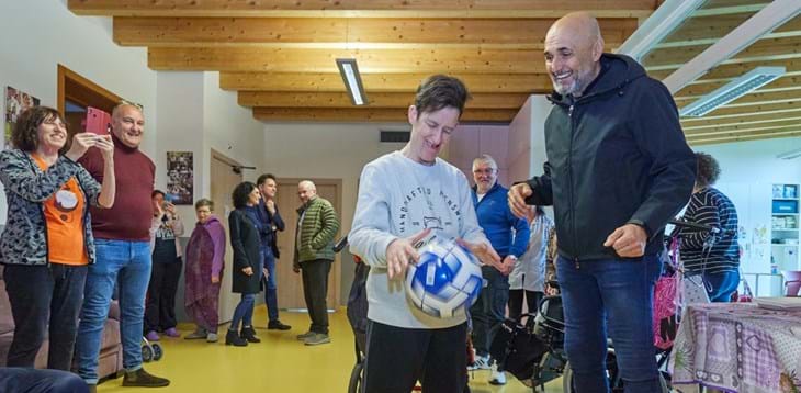 Spalletti in visita al centro Abilè di Schio: “La felicità è quello che riesci a donare agli altri”