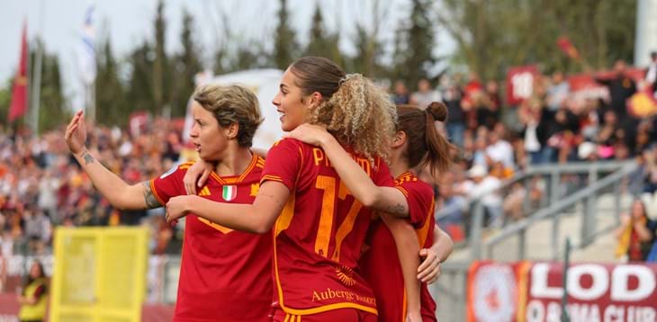 A Sassuolo la prima uscita della Roma campione d’Italia. Fiorentina a un passo dalla qualificazione in Champions League