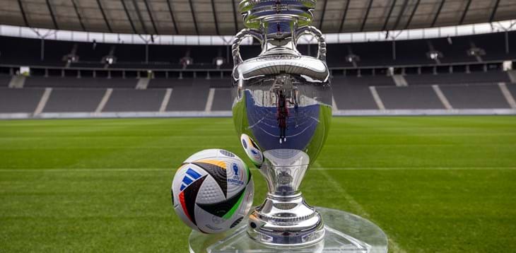 EURO 2024, ufficiale l'opportunità per le nazionali di inserire fino a 26 giocatori in rosa: le 15 riserve potranno sedere tutte in panchina