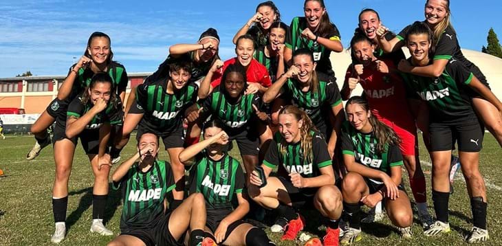 Primo pareggio stagionale per la Juve: bianconere fermate sull'1-1 dal Sassuolo. Sei gol della Fiorentina al Verona, cinque della Roma a Napoli