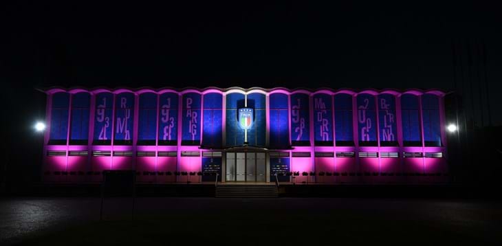 Ottobre è il mese della prevenzione: l'auditorium di Coverciano illuminato di rosa e a Roma torna la Carovana di Komen Italia