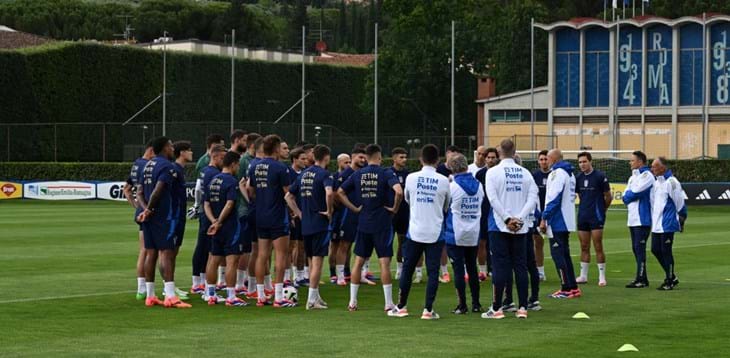 L’Italia riprende il cammino in Nations League: 23 convocati per le gare con Belgio e Israele, prima chiamata per Di Gregorio, Gabbia, Pisilli e Maldini