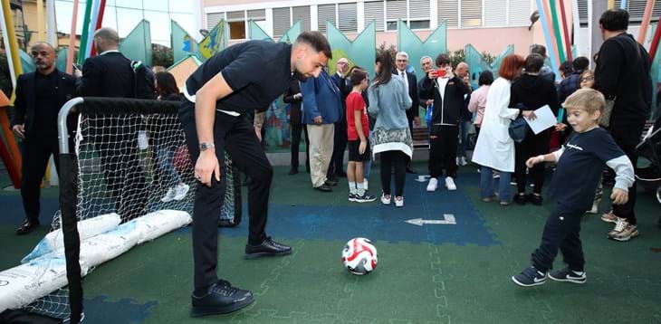 Gli Azzurri all'Ospedale Pediatrico Bambino Gesù: tra foto, autografi e sorrisi per i piccoli pazienti. Gravina.