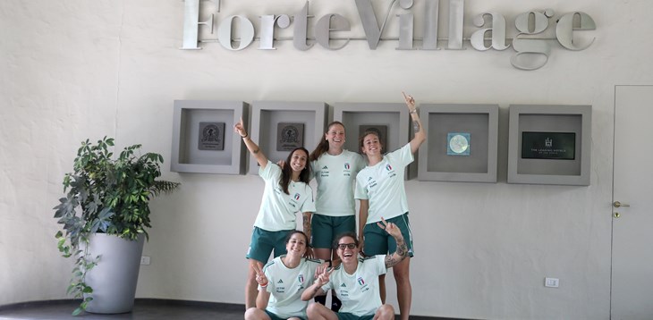 Le Azzurre al Forte Village: il Luxury Resort, Partner della FIGC, ospita la Nazionale Femminile di Calcio per il Team Holiday Camp pre-Europeo