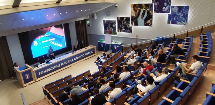 Gli staff delle Nazionali femminili in riunione a Coverciano. Soncin: