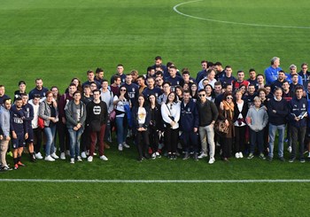 A Coverciano l’incontro tra gli Azzurri e gli studenti vincitori del progetto ‘Crazy For Football at School’